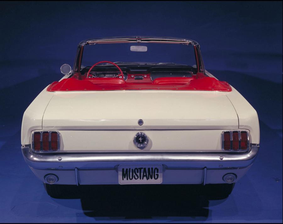  Ford Mustang Convertible 1964 года  (фото 3 из 27)